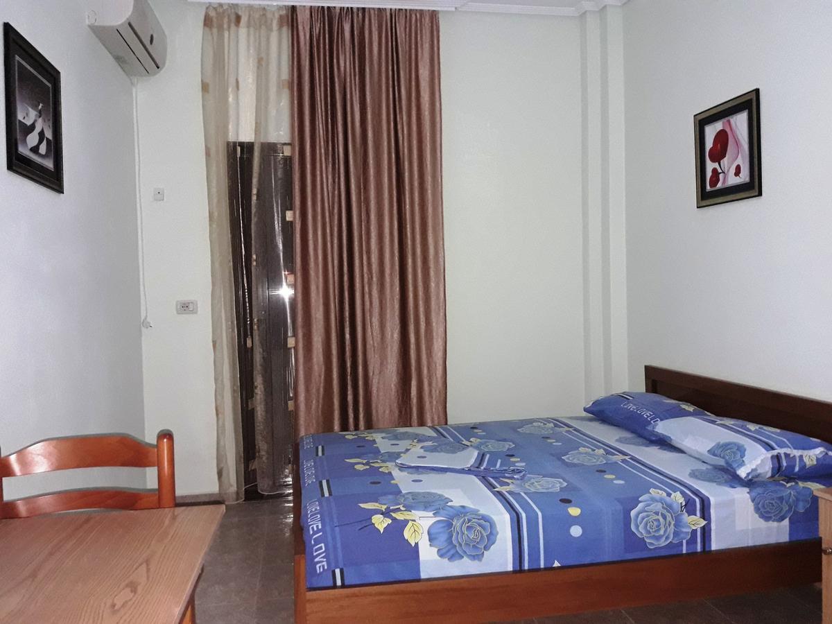 Tani'S Guesthouse Ksamil Bagian luar foto