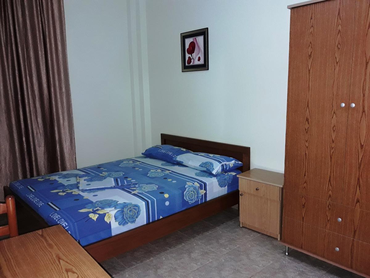 Tani'S Guesthouse Ksamil Bagian luar foto