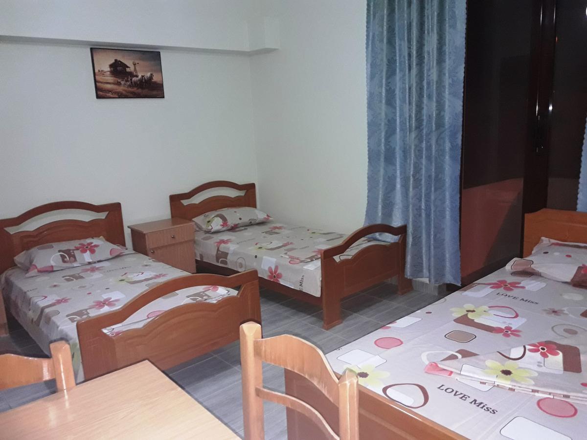 Tani'S Guesthouse Ksamil Bagian luar foto