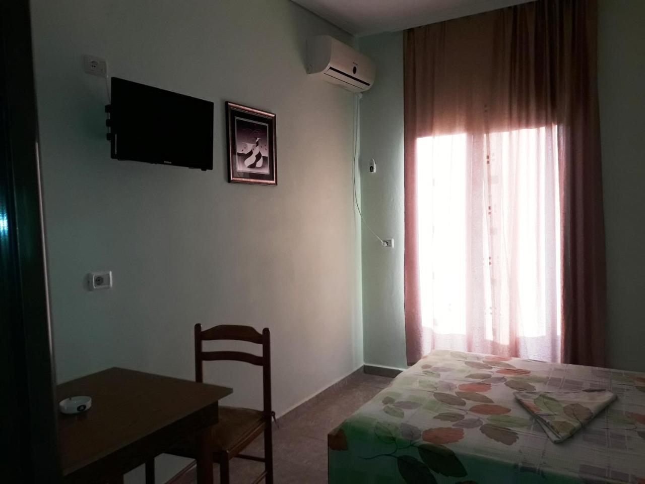 Tani'S Guesthouse Ksamil Bagian luar foto