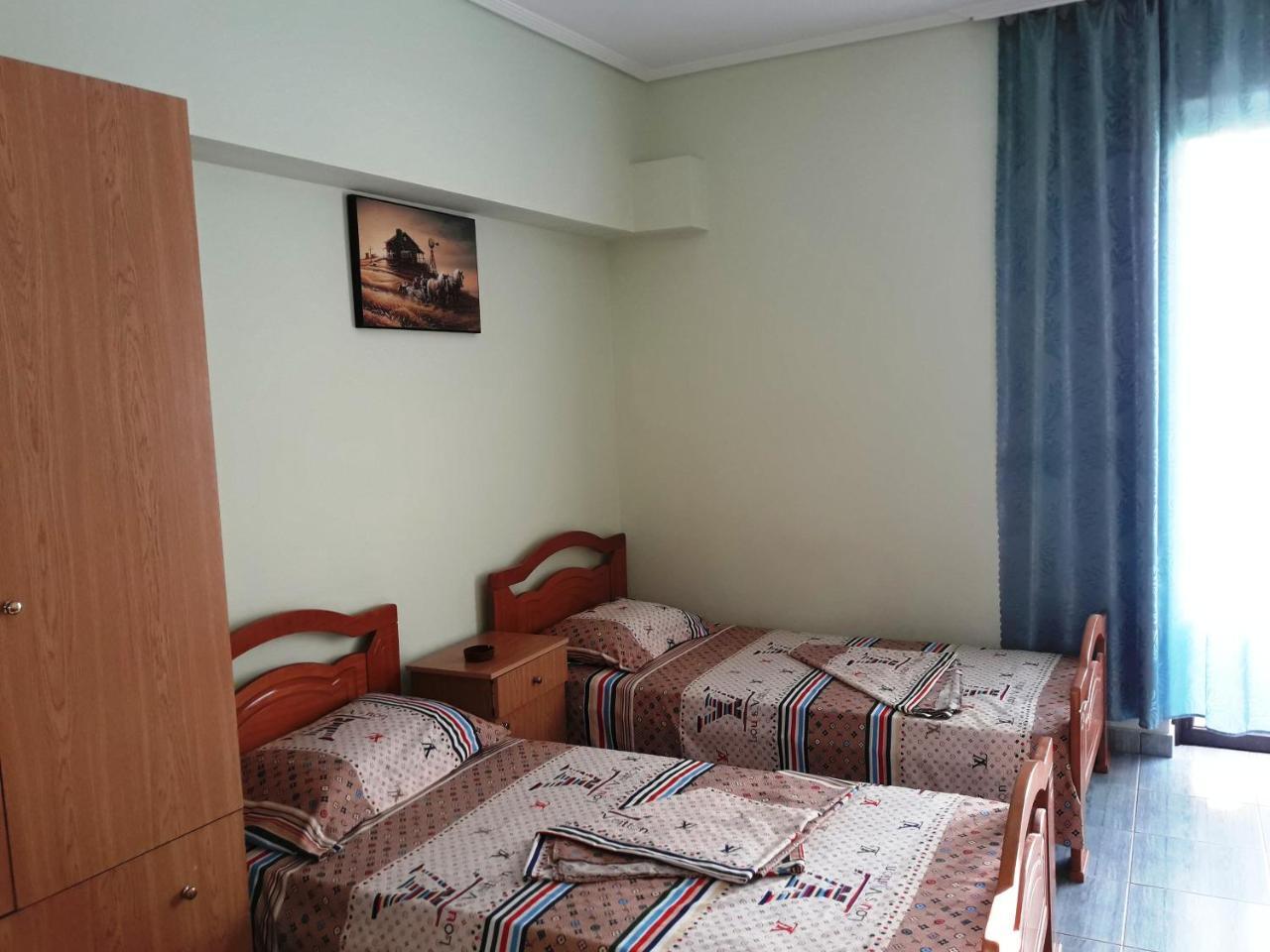 Tani'S Guesthouse Ksamil Bagian luar foto